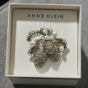 NWT Anne Klein Pine Cone Brooch Pin Pearls